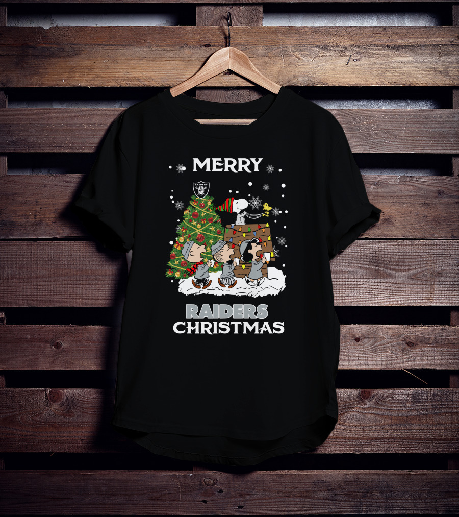 Merry Raiders Christmas Snoopy Peanuts Las Vegas Christmas Tree T-Shirt