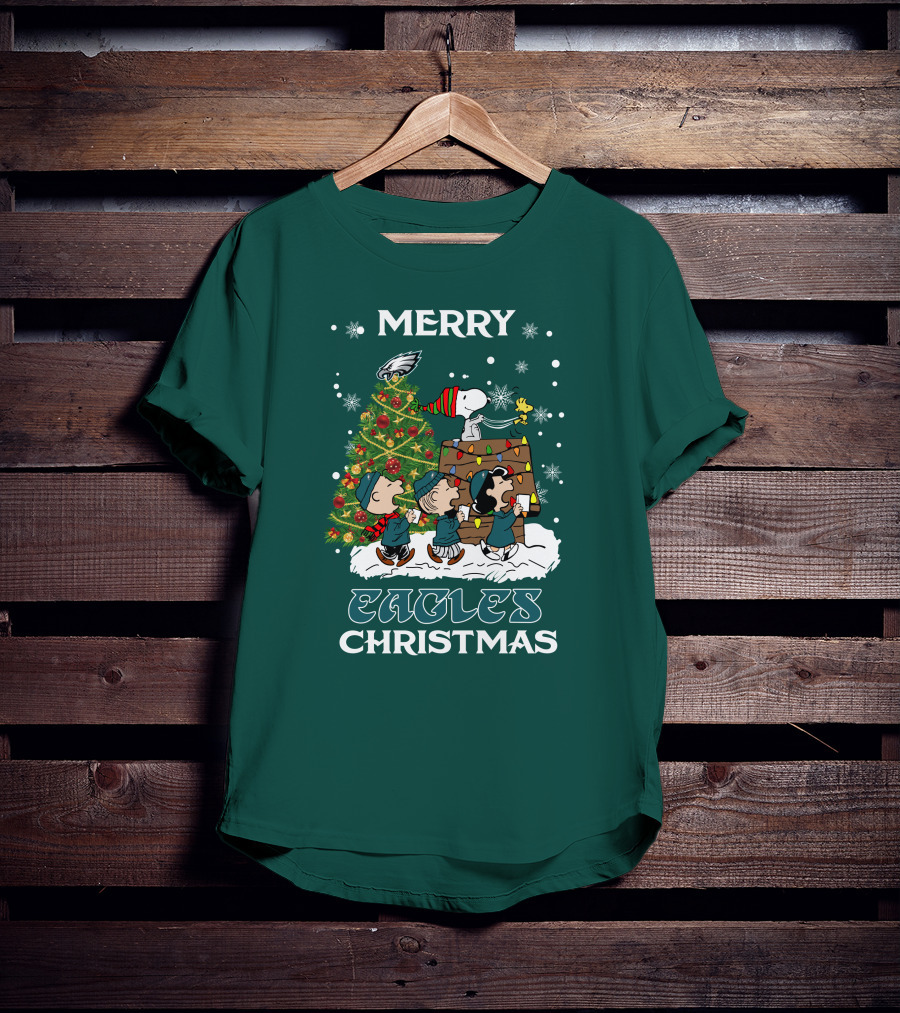 Merry Eagles Christmas Philadelphia Peanuts Christmas Tree Snoopy Woodstock T-Shirt