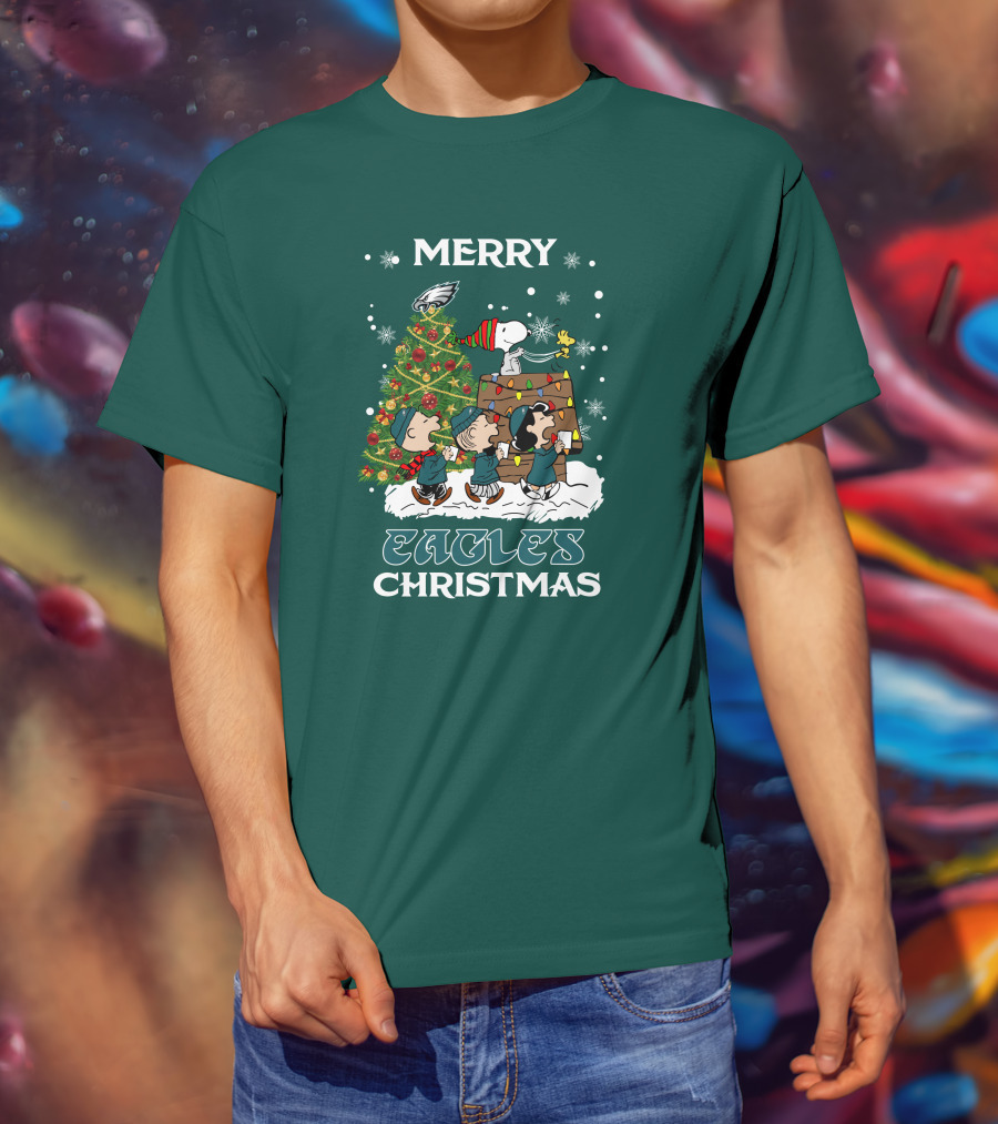 Merry Eagles Christmas Philadelphia Peanuts Christmas Tree Snoopy Woodstock T-Shirt