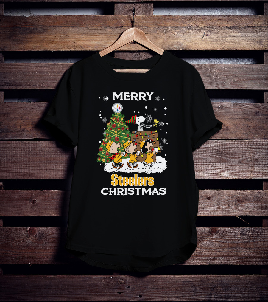 Merry Steelers Christmas Peanuts Tree Snoopy And Friends T-Shirt