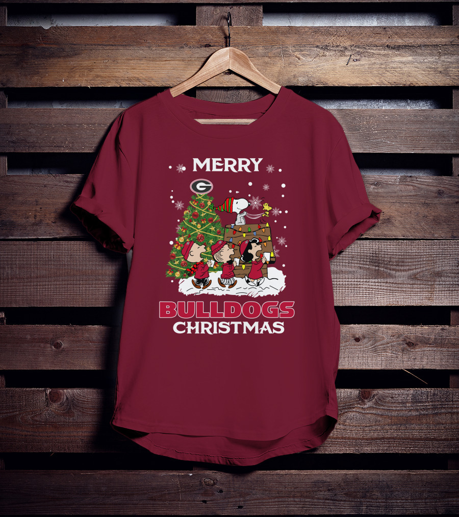 Merry Georgia Bulldogs Christmas Tree Peanuts Holiday Scene T-Shirt