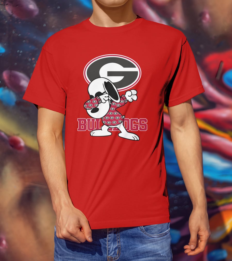 Georgia Bulldogs Snoopy Dabbing University Of Georgia T-Shirt