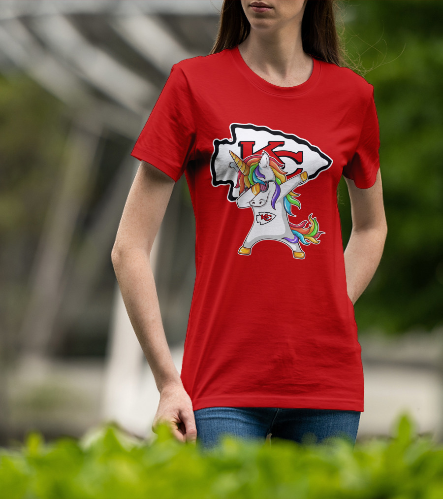 Kansas City Chiefs Unicorn Dabbing KC Logo Rainbow Mane T-Shirt