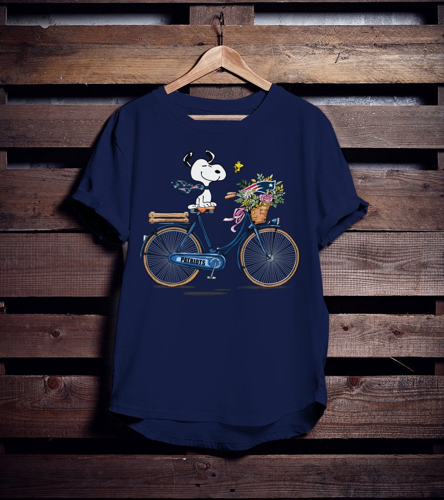 New England Patriots Happy Snoopy Bicycle With Flower Basket And Woodstock T-Shirt