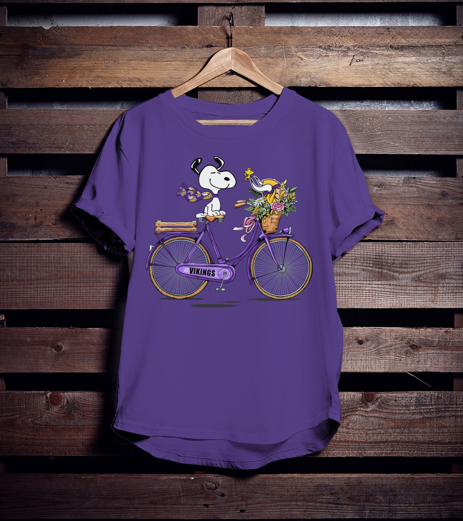 Minnesota Vikings Snoopy Woodstock Bicycle Adventure T-Shirt