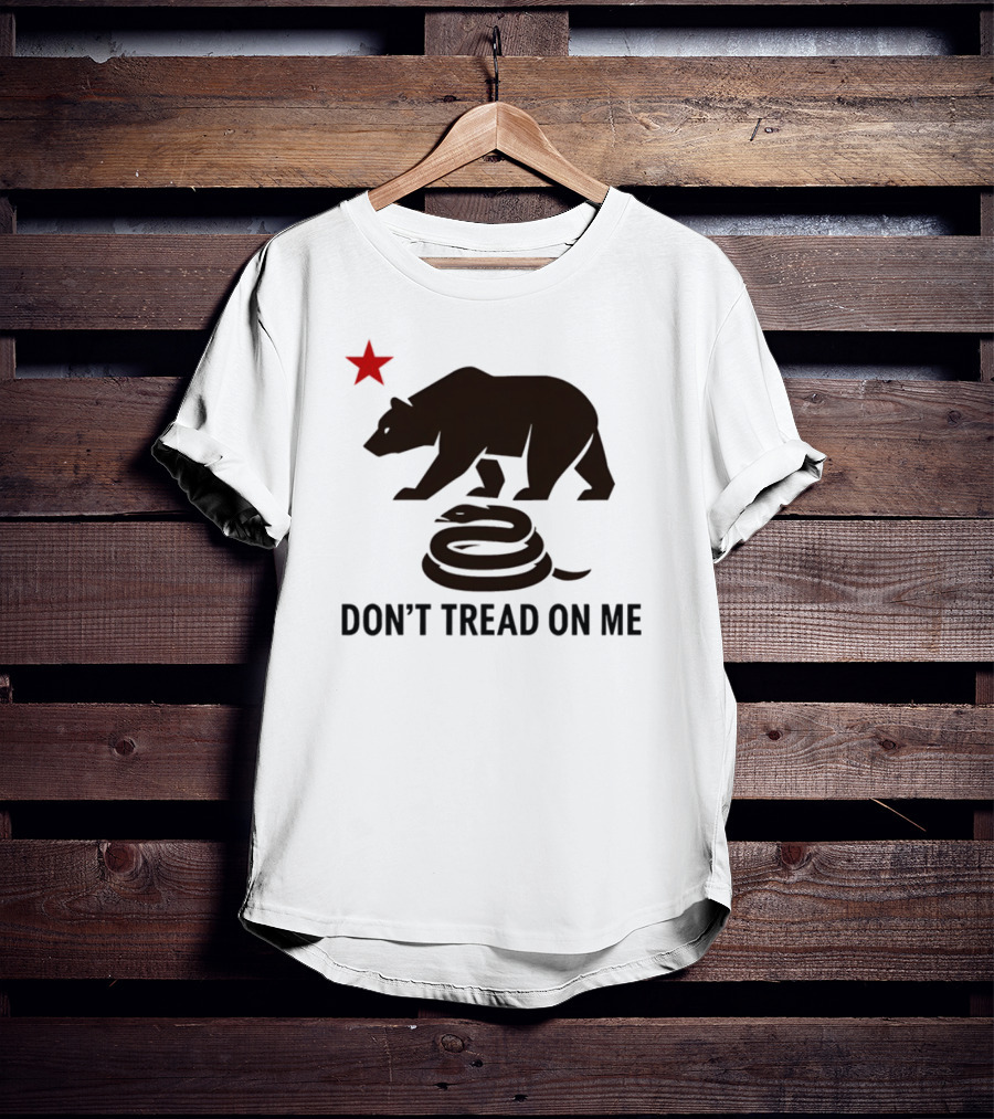 California Bear Tyrant King Don't Tread On Me Symbol With Star And Snake T-Shirt