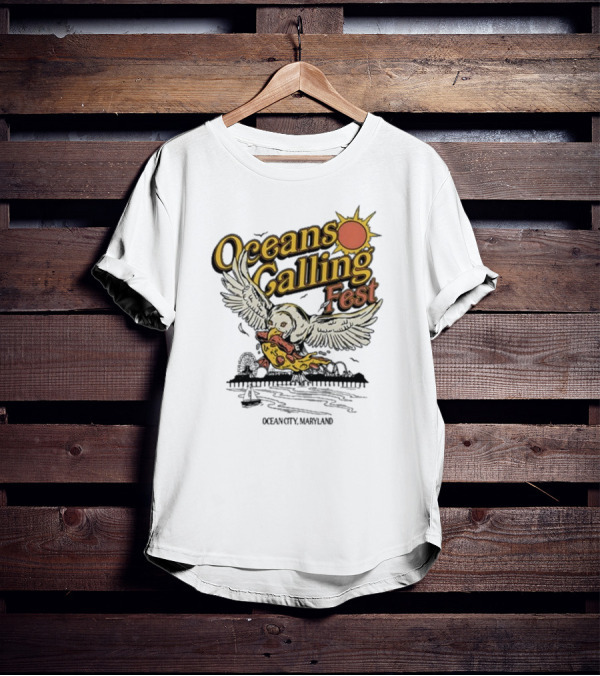 Oceans Calling Fest Seagull With Pizza Graphic T-Shirt