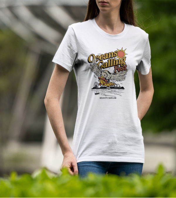 Oceans Calling Fest Seagull With Pizza Graphic T-Shirt