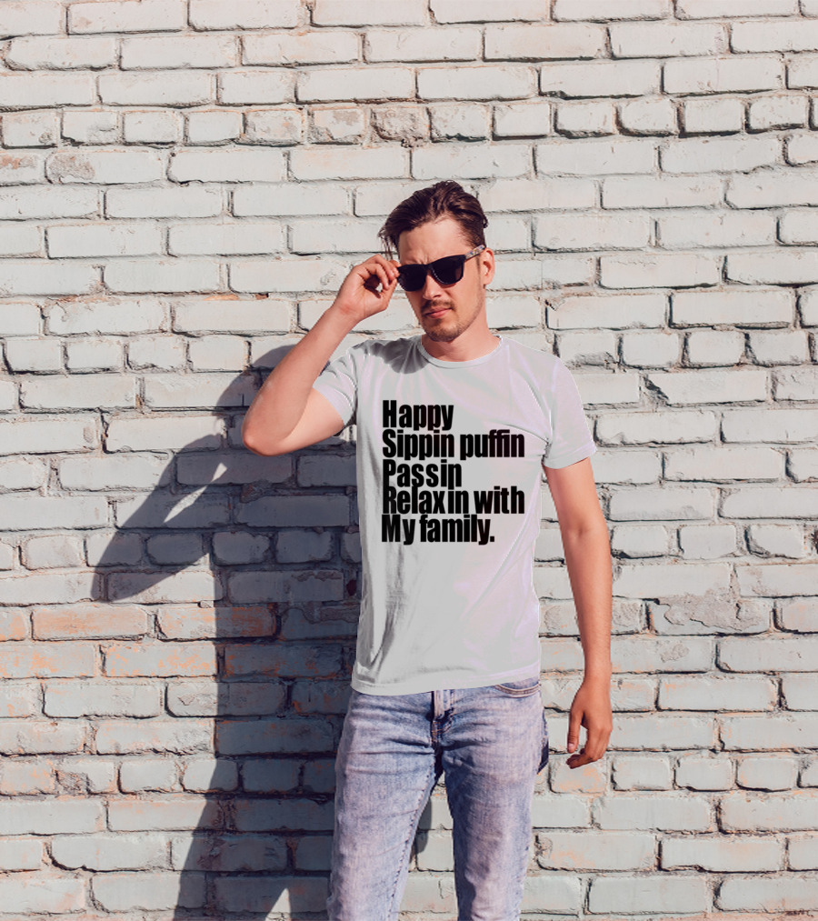 Happy Sippin Puffin Passin Relaxin With My Family Retro Vintage Style T-Shirt