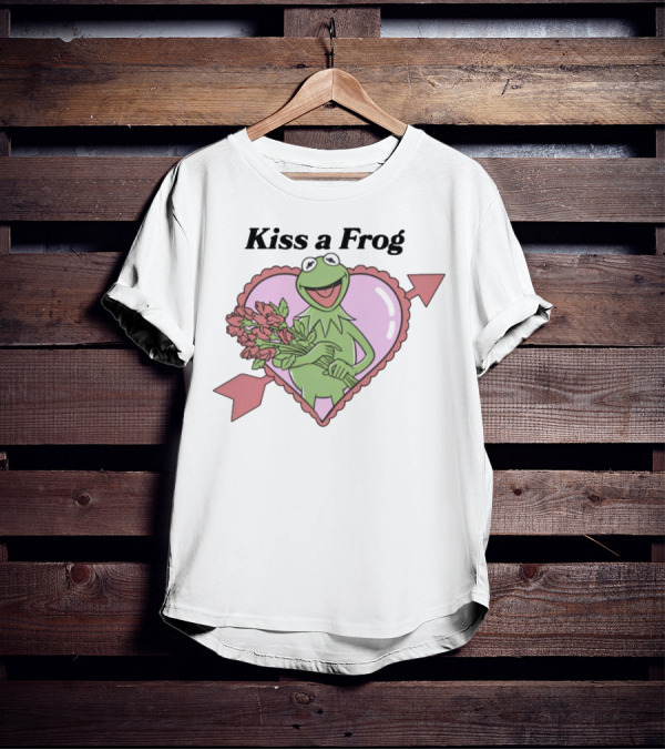 Kiss A Frog Heart Arrow Roses Kermit Valentine's Day T-Shirt