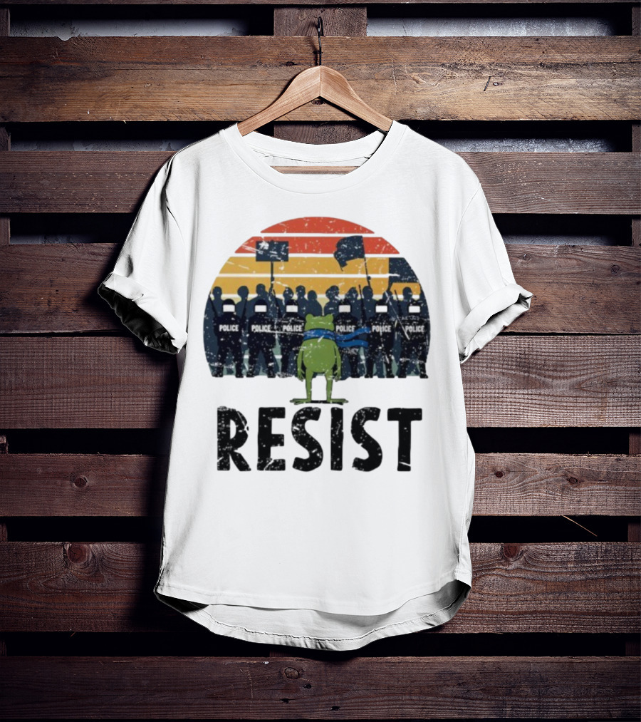 Portland Frog Protester Resist Police Vintage Sunset T-Shirt