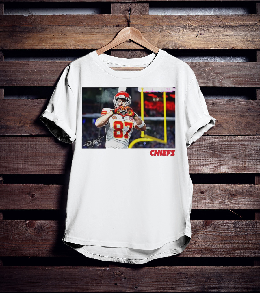 Travis Kelce 87 Kansas City Chiefs Heart Gesture Signature T-Shirt