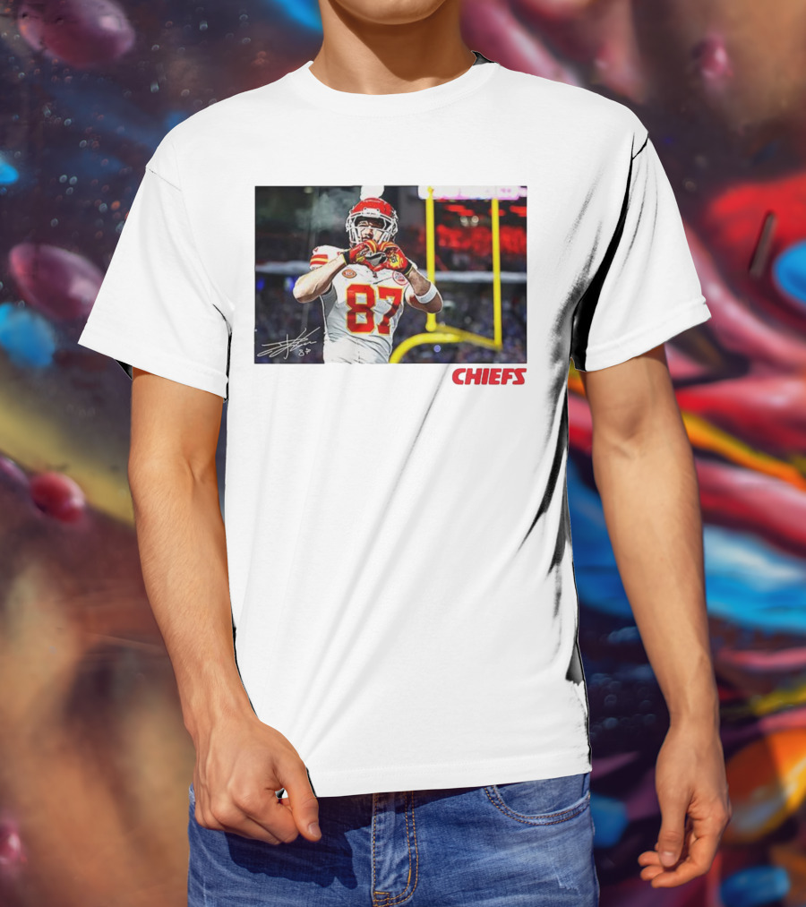 Travis Kelce 87 Kansas City Chiefs Heart Gesture Signature T-Shirt