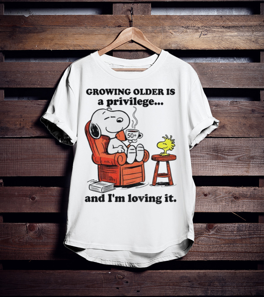 Snoopy And Woodstock Relaxing Growing Older 50+ Privilege And Loving It T-Shirt