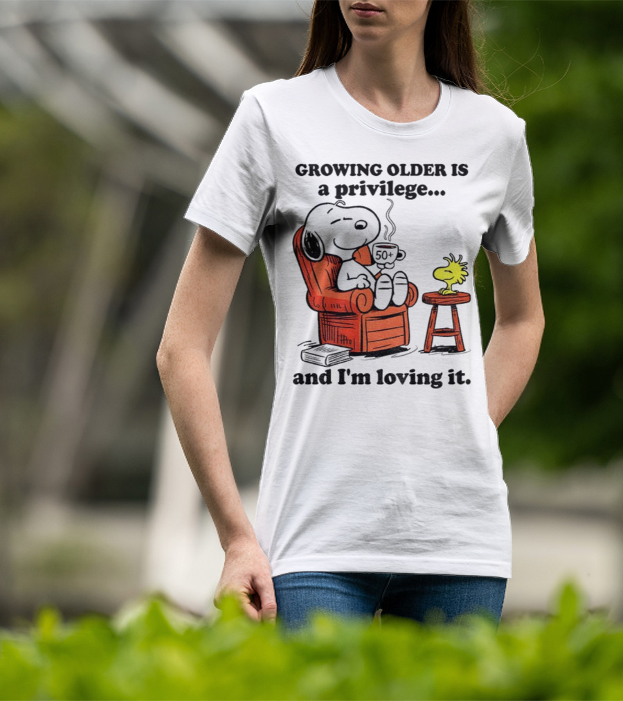 Snoopy And Woodstock Relaxing Growing Older 50+ Privilege And Loving It T-Shirt