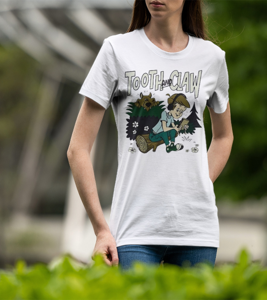 Tooth And Claw Podcast Don’t Look Behind You Headphones Listening Cartoon Dog Forest Scene T-Shirt