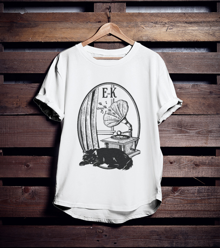 Evan And Katelyn EK Vintage Gramophone Oval Design T-Shirt
