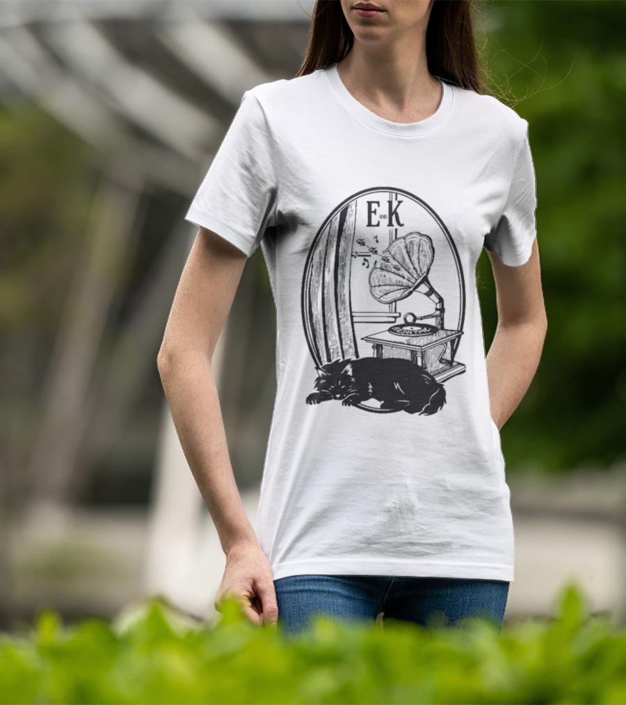 Evan And Katelyn EK Vintage Gramophone Oval Design T-Shirt