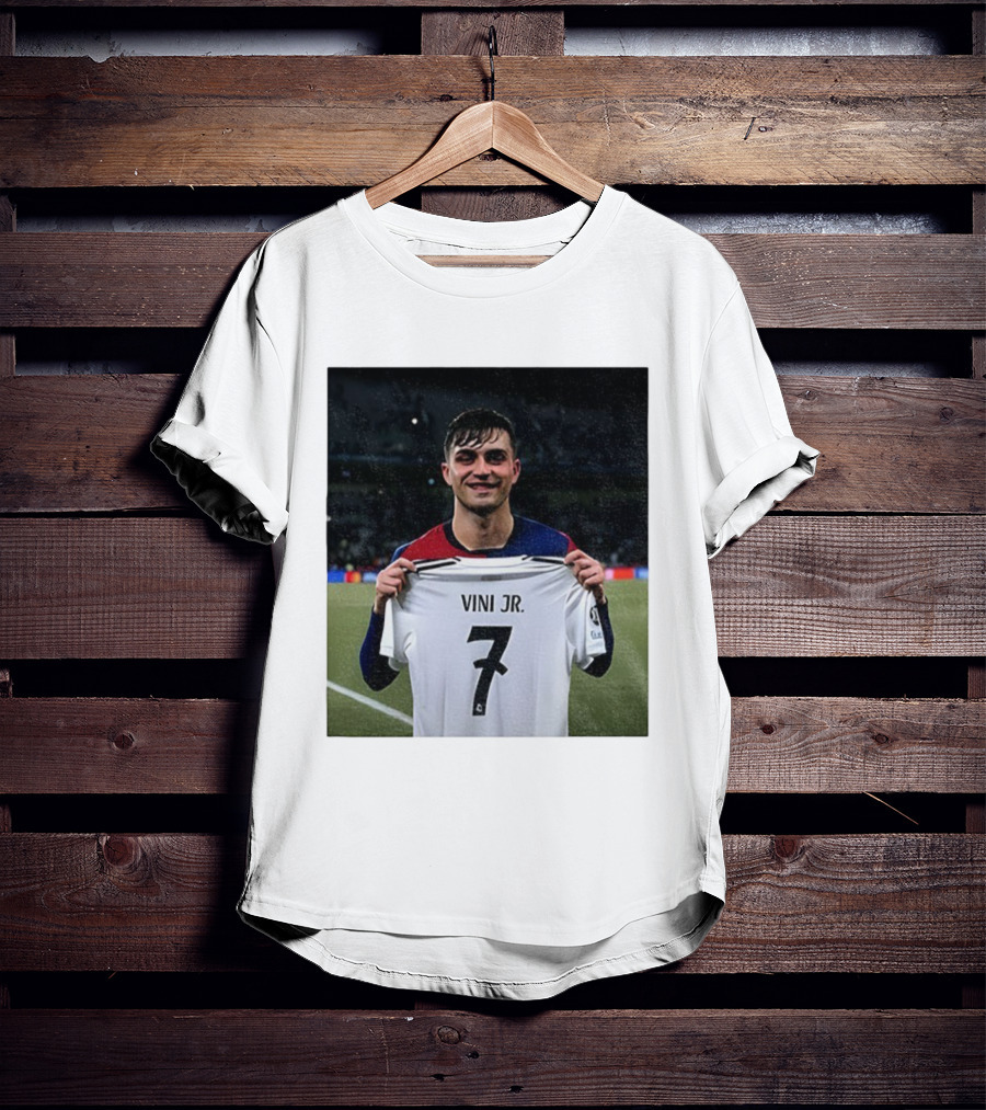 Pedri Holding Vini Jr 7 Jersey La Liga Real Madrid T-Shirt