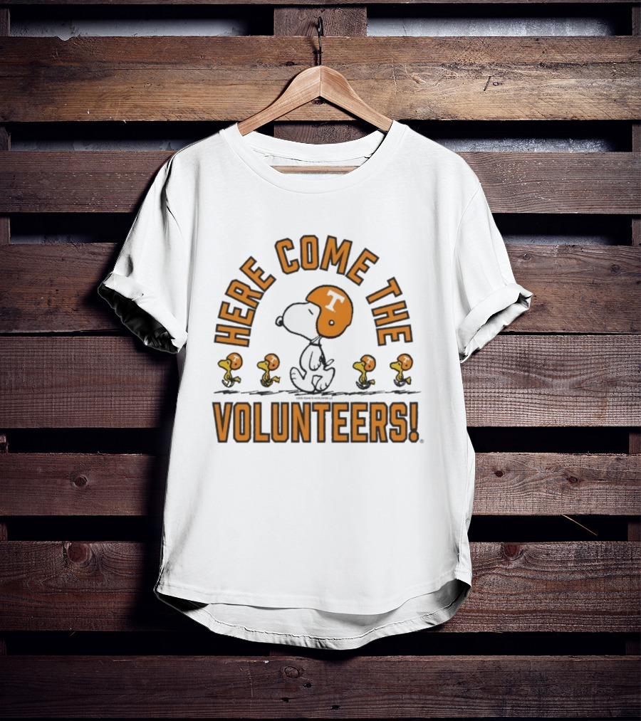Here Come The Volunteers Snoopy Woodstock Tennessee Volunteers Peanuts Gameday T-Shirt
