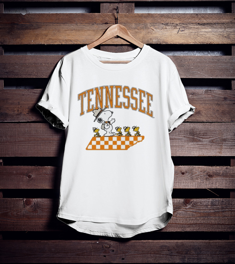 Tennessee Volunteers Snoopy Woodstock Beagle Scouts Peanuts T-Shirt