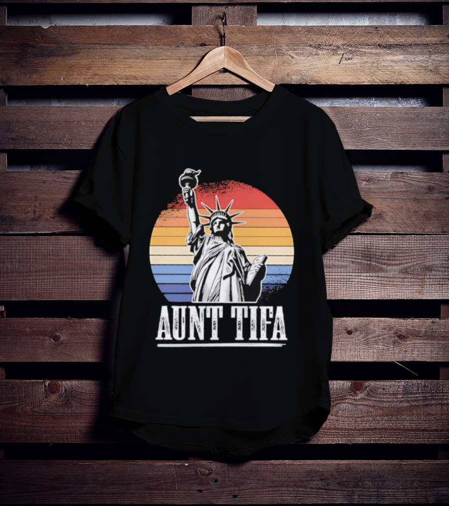 Statue Of Liberty Aunt Tifa Vintage Retro Stripes T-Shirt