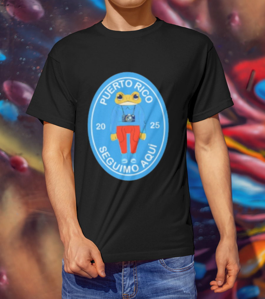 DeBi Frog Puerto Rico Seguimos Aquí 2025 T-Shirt