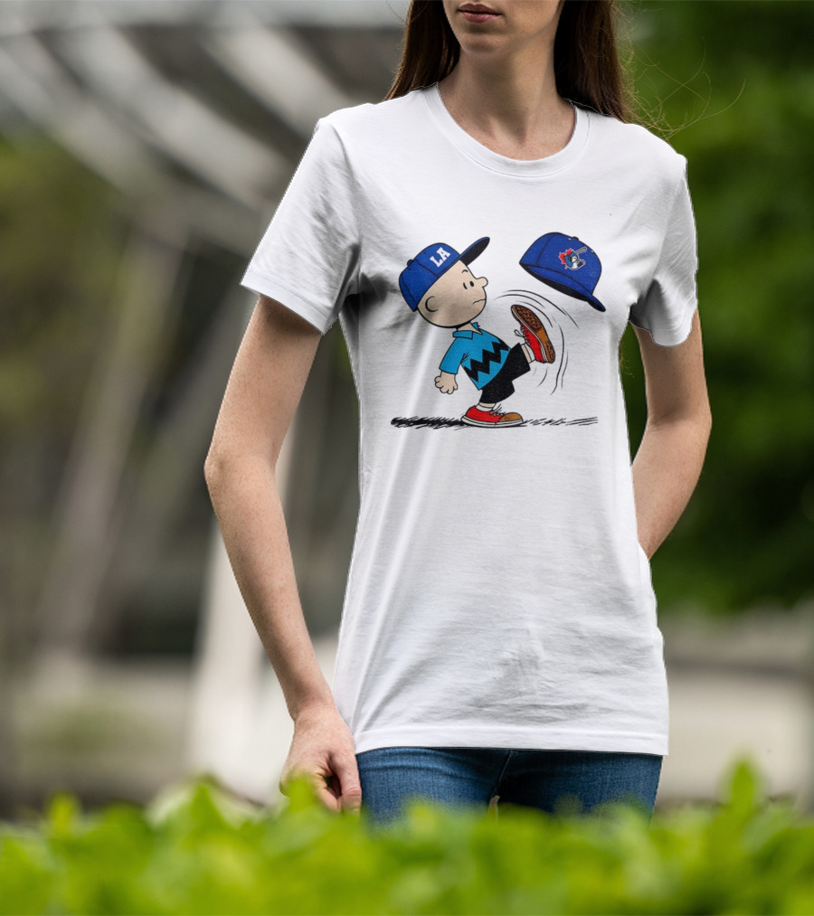 Los Angeles Dodgers LA Cap Charlie Brown Kicking Toronto Blue Jays Hat Peanuts Crossover T-Shirt