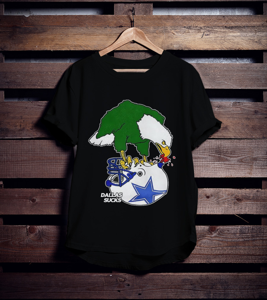 Philadelphia Eagles Pecking Dallas Helmet Dallas Sucks T-Shirt
