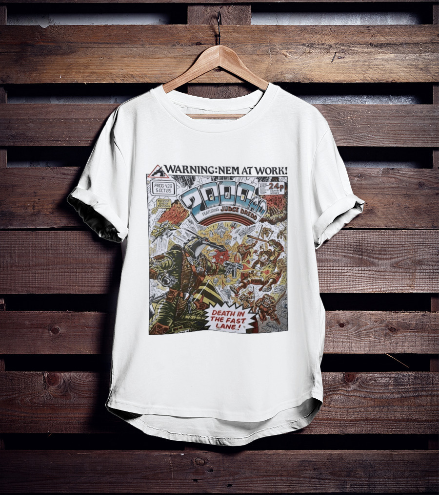 2000 AD Featuring Judge Dredd Death In The Fast Lane Warning Nem At Work Prog 438 Oct 85 T-Shirt
