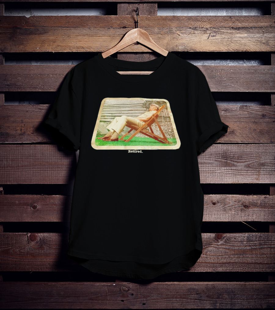 Liverpool Manager Bob Paisley Enjoys Retirement In The Sunshine T-Shirt