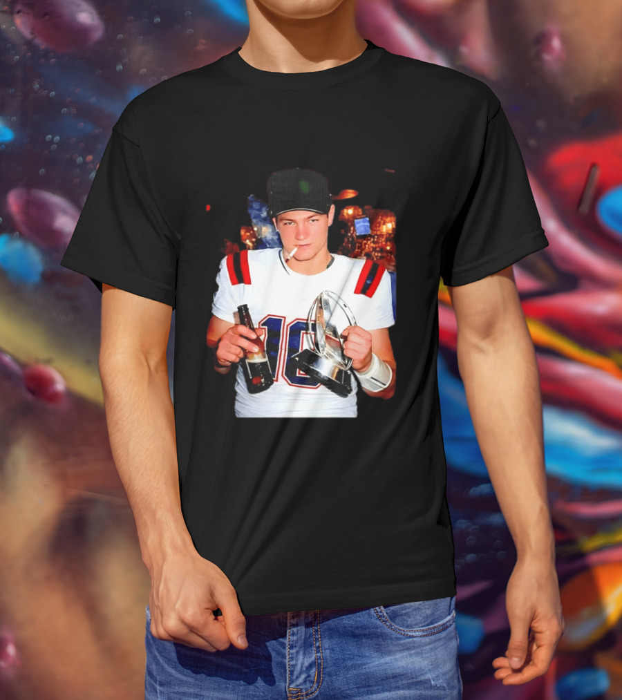 New England Patriots 16 Smoking Beer Trophy T-Shirt