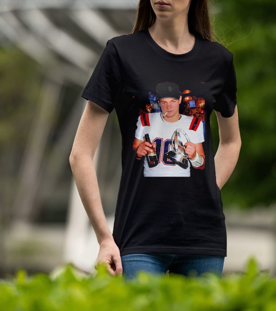 New England Patriots 16 Smoking Beer Trophy T-Shirt