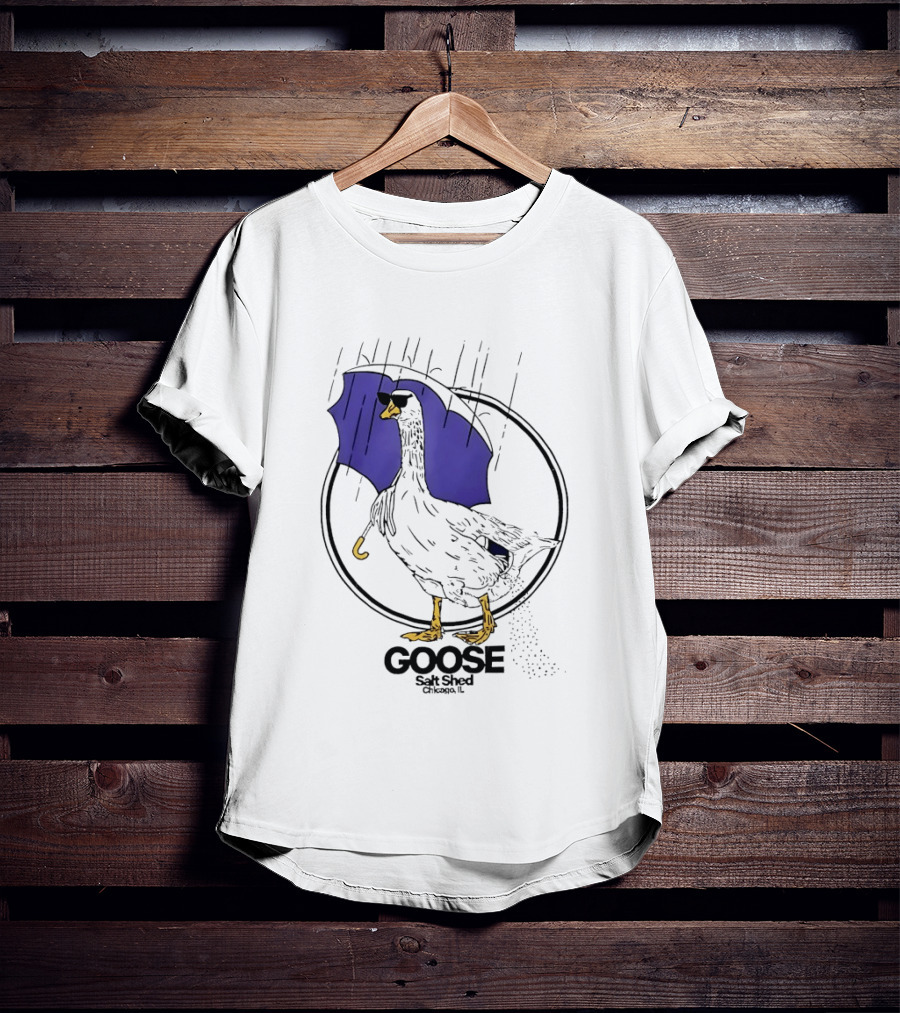 Goose Salt Shed Chicago IL Purple Umbrella Rain T-Shirt