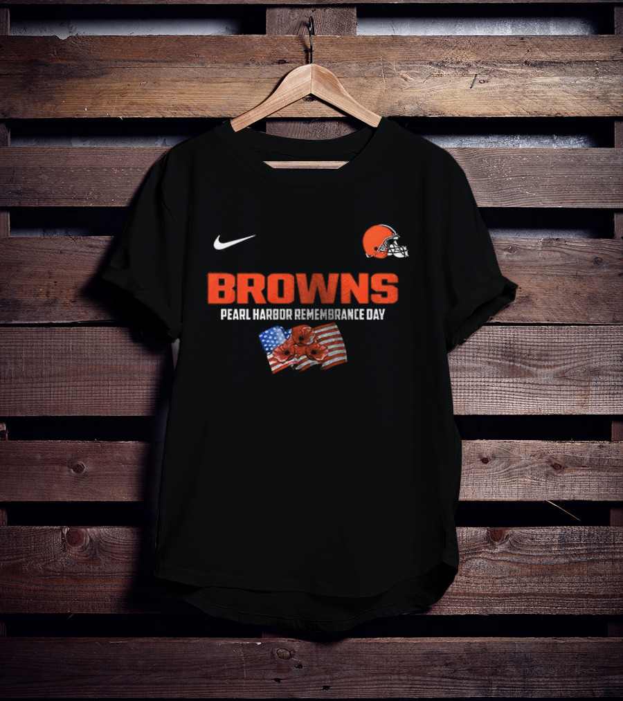 Browns Pearl Harbor Remembrance Day Nike American Flag Helmet T-Shirt