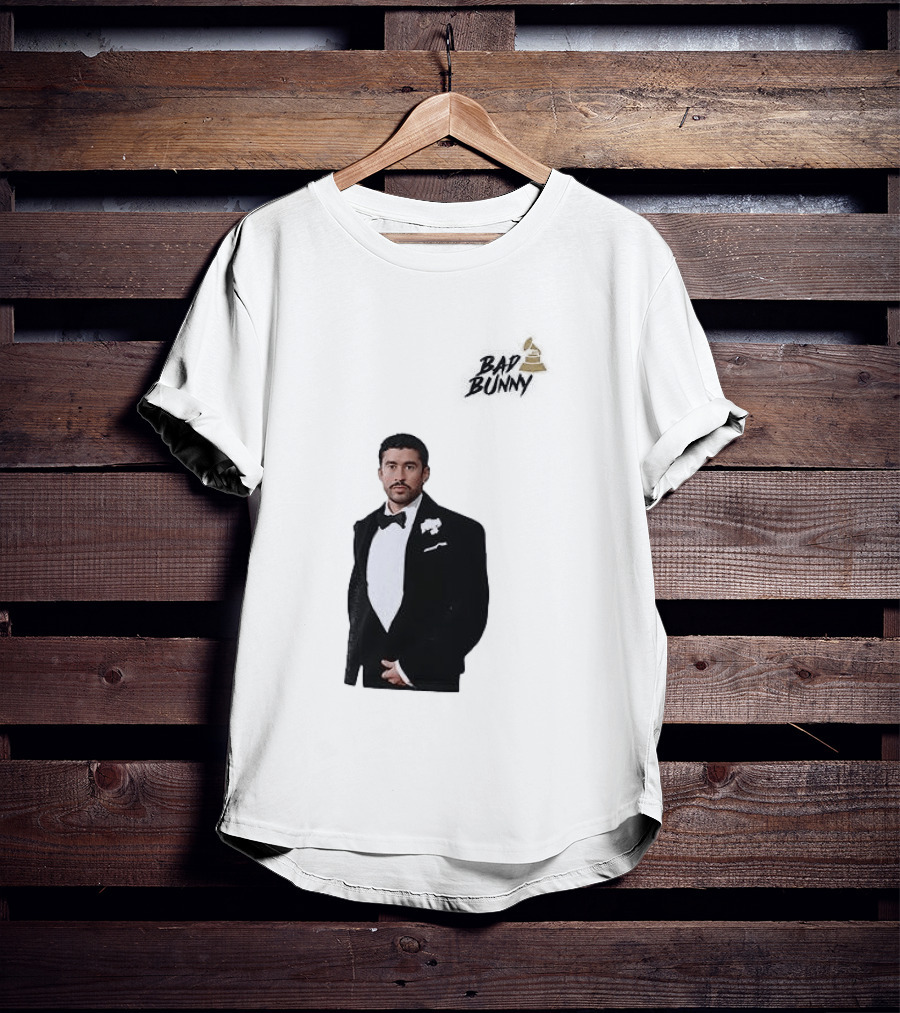 Bad Bunny Grammys Debi Tirar Mas Fotos Album Of The Year T-Shirt