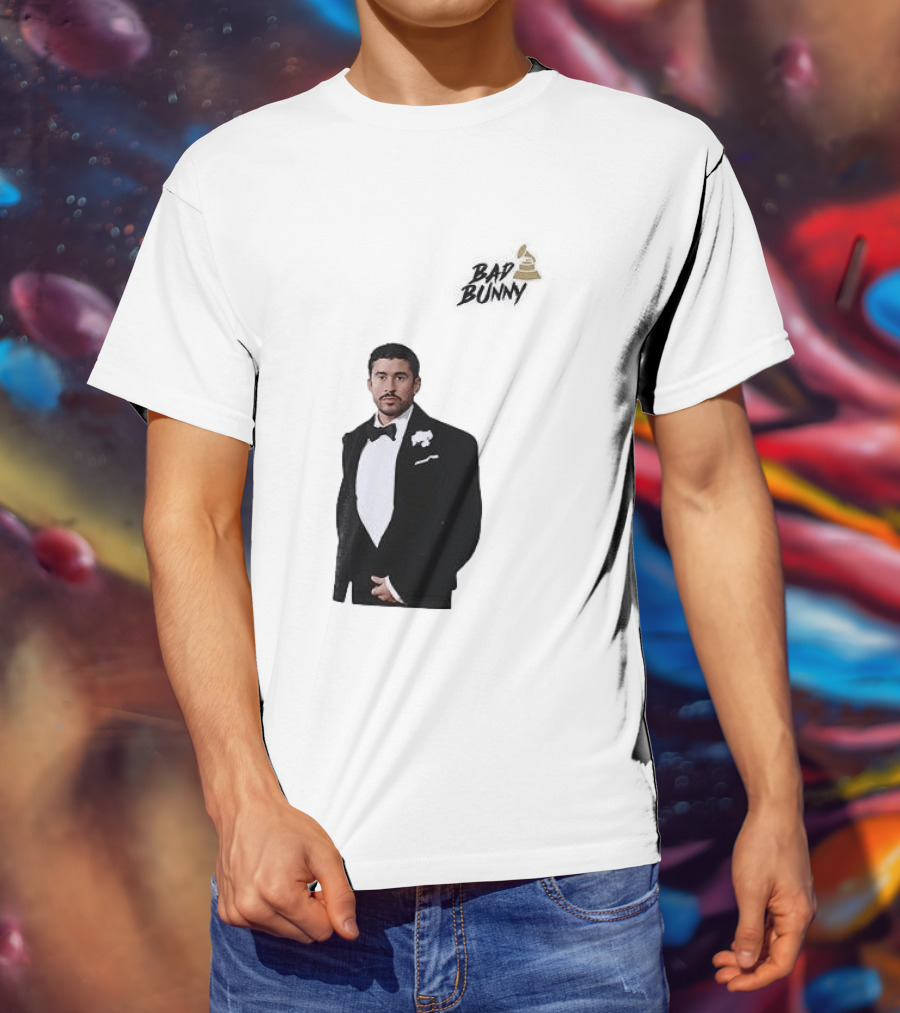 Bad Bunny Grammys Debi Tirar Mas Fotos Album Of The Year T-Shirt