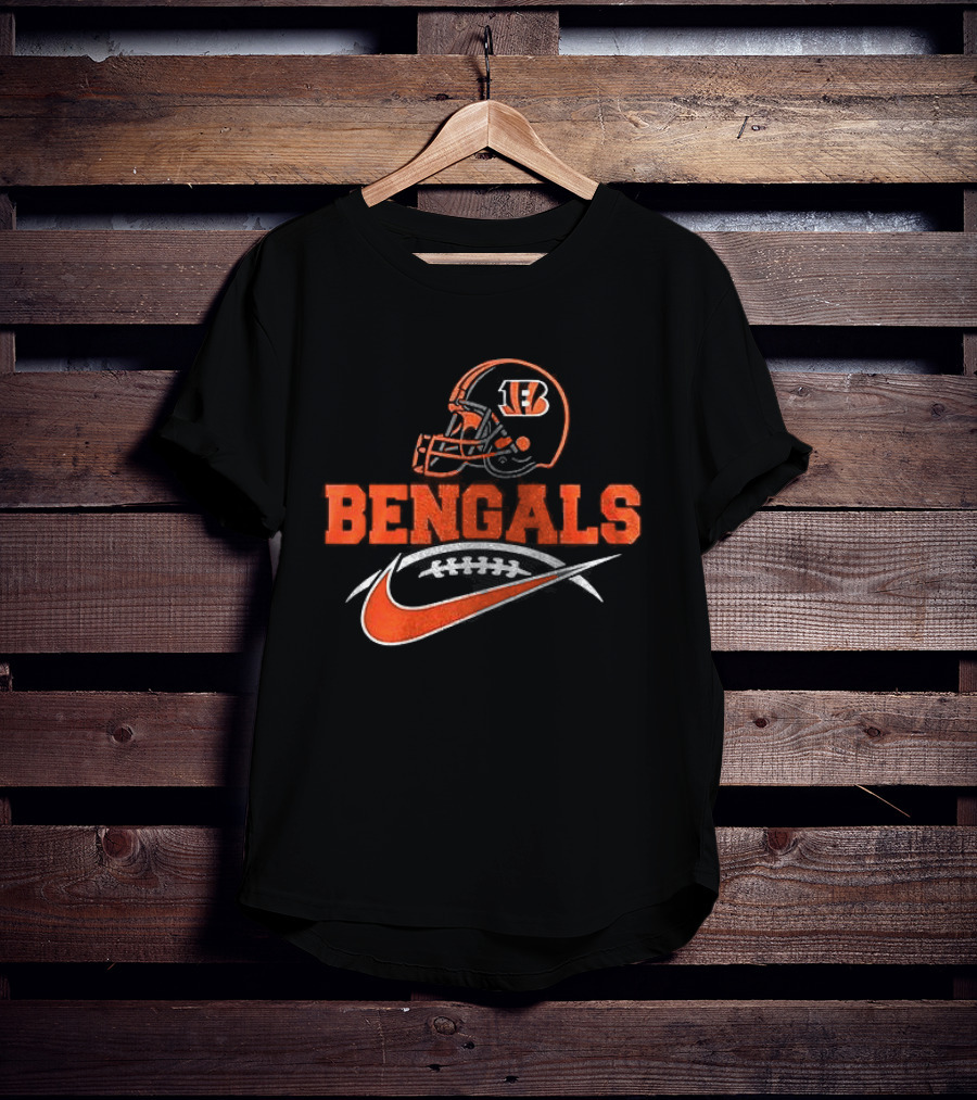 Cincinnati Bengals B Helmet BENGALS Nike Stylized T-Shirt