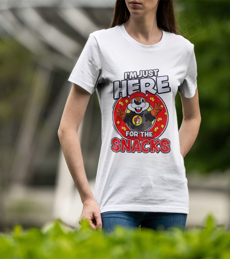 I'm Just Here For The Snacks Buc Ee's Fun Cartoon T-Shirt