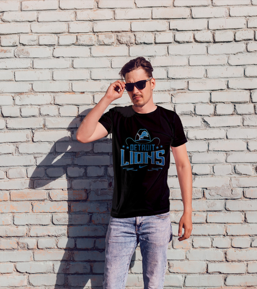 Detroit Lions Never Underestimate Who Is A George Strait Fan T-Shirt