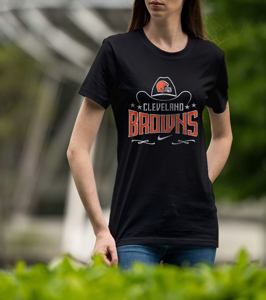 Cleveland Browns Never Underestimate Who Is A Fan Of George Strait T-Shirt