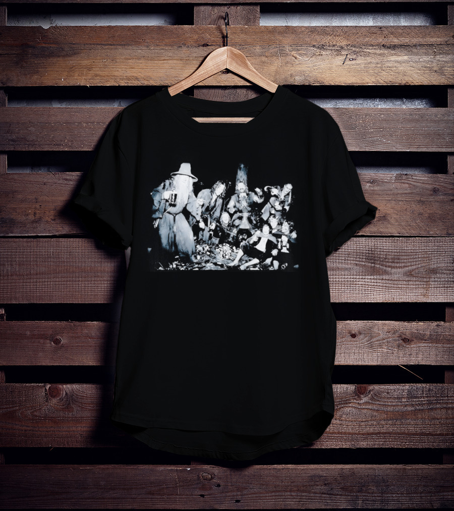 The Lord Of The Rings Fellowship Members Smoking Scene T-Shirt