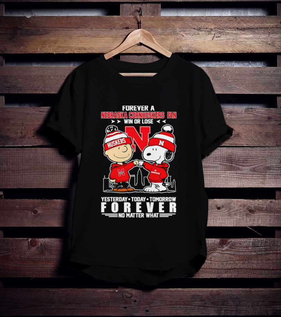 Forever A Nebraska Cornhuskers Fan Charlie Brown Snoopy Huskers Forever No Matter What T-Shirt