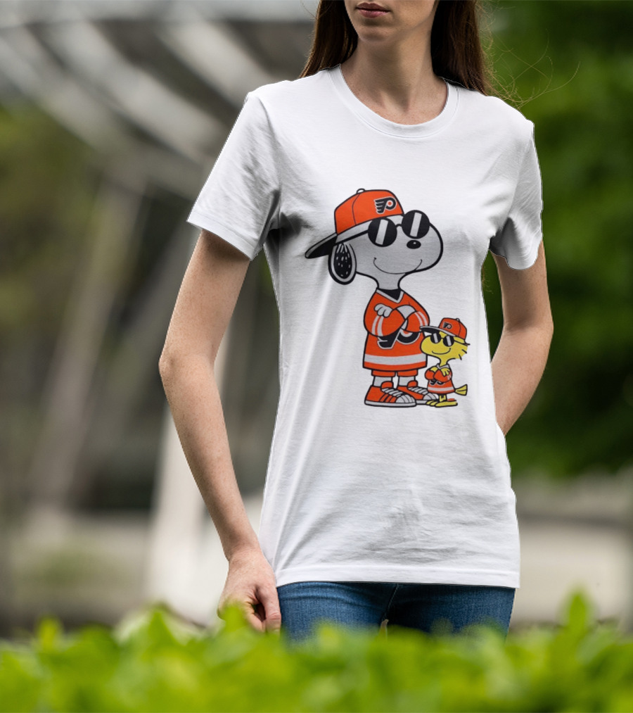 Snoopy Woodstock Philadelphia Flyers NHL Hockey Sunglasses T-Shirt