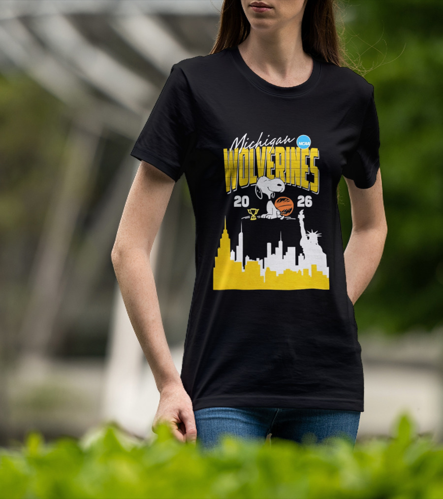 Michigan Wolverines NCAA Basketball Snoopy City Skyline 2026 T-Shirt