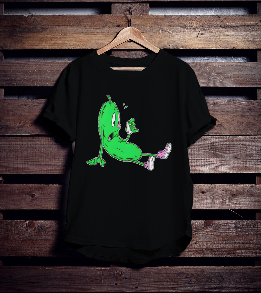 Stunsig Green Pickle Cartoon Phone Expression T-Shirt