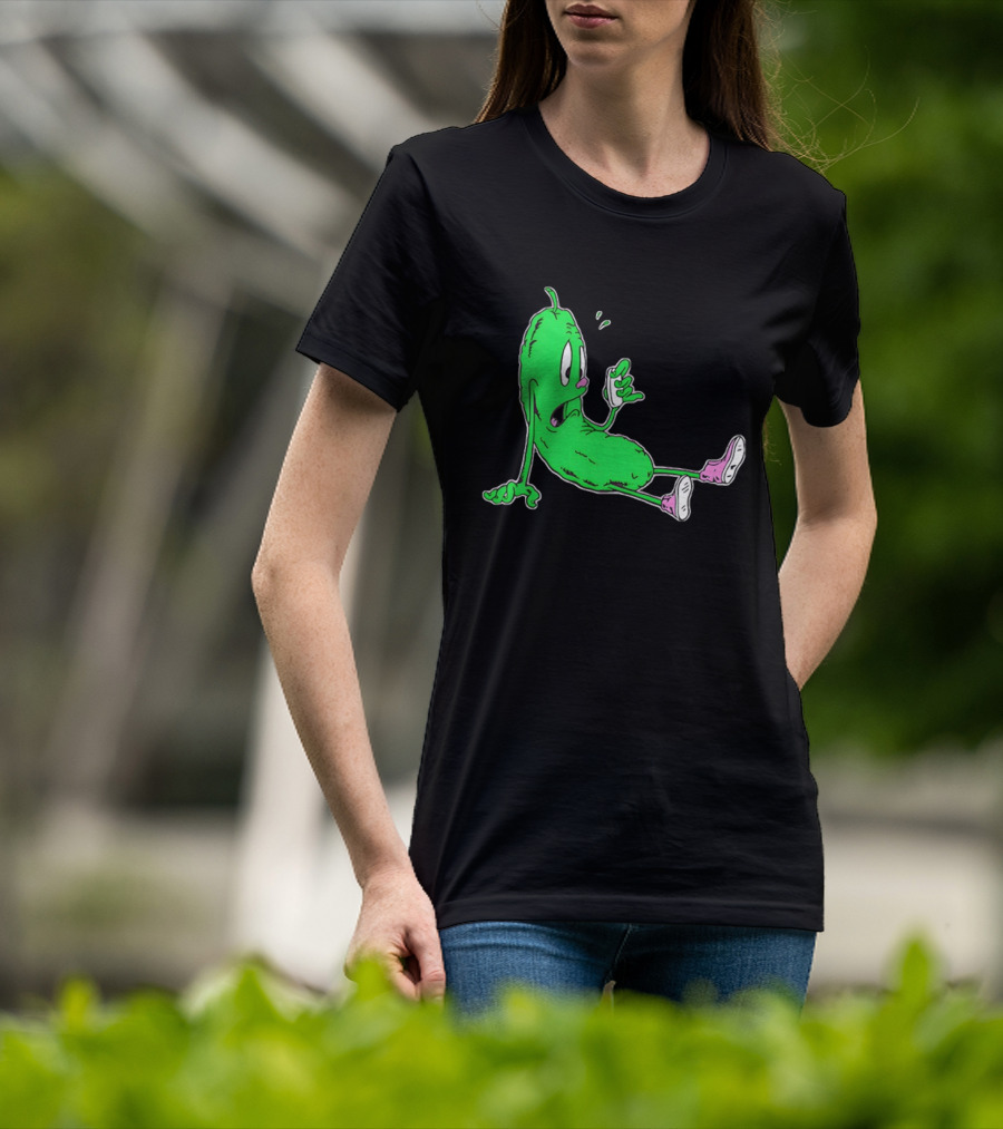Stunsig Green Pickle Cartoon Phone Expression T-Shirt