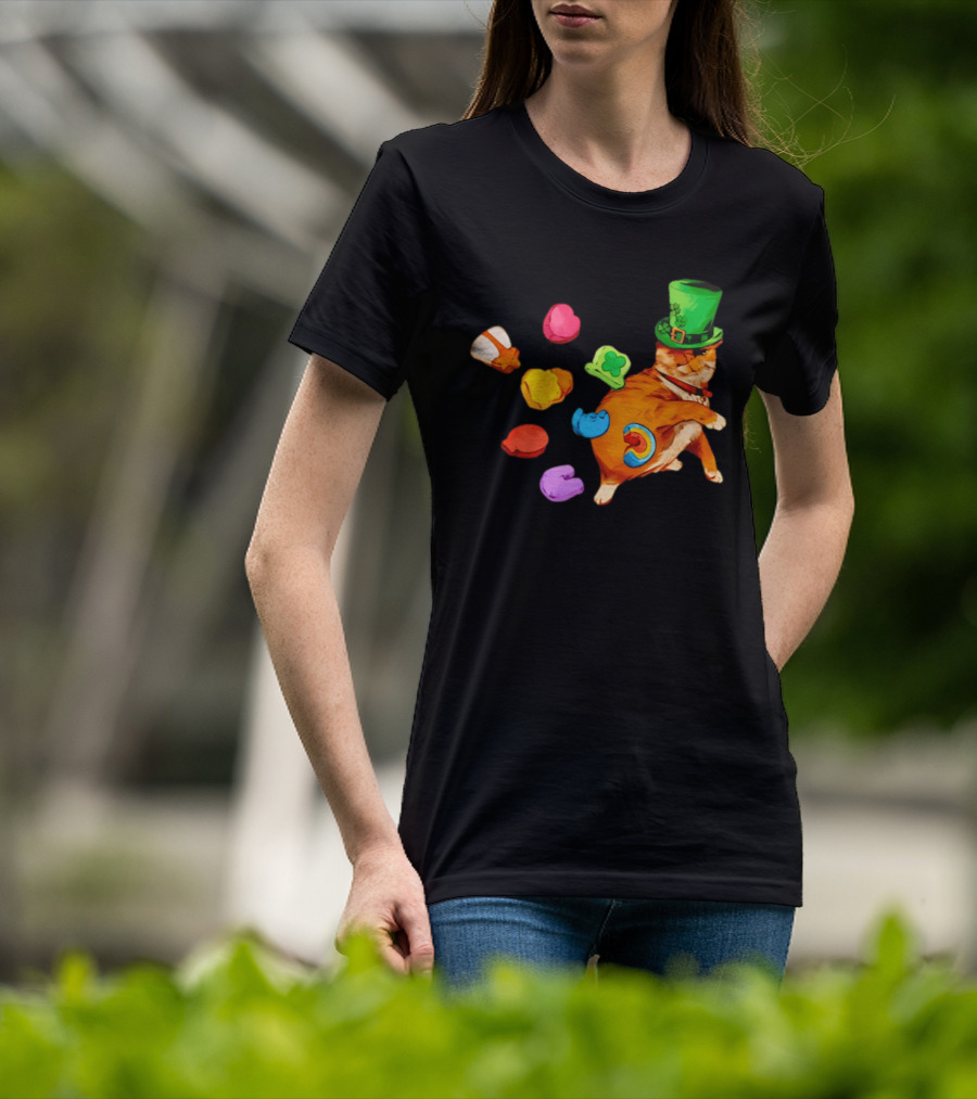 Lucky Cat With Green Clover Hat And Multicolored Elements St Patrick's Day T-Shirt