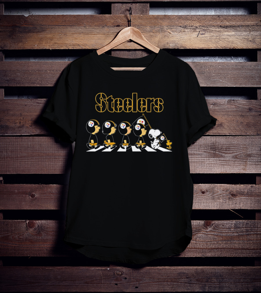 Steelers Peanuts Characters Walking With Football Flag T-Shirt