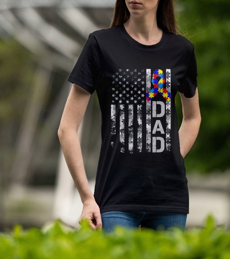 USA Flag With Autism Awareness Puzzle Ribbon Dad Fathers Day T-Shirt